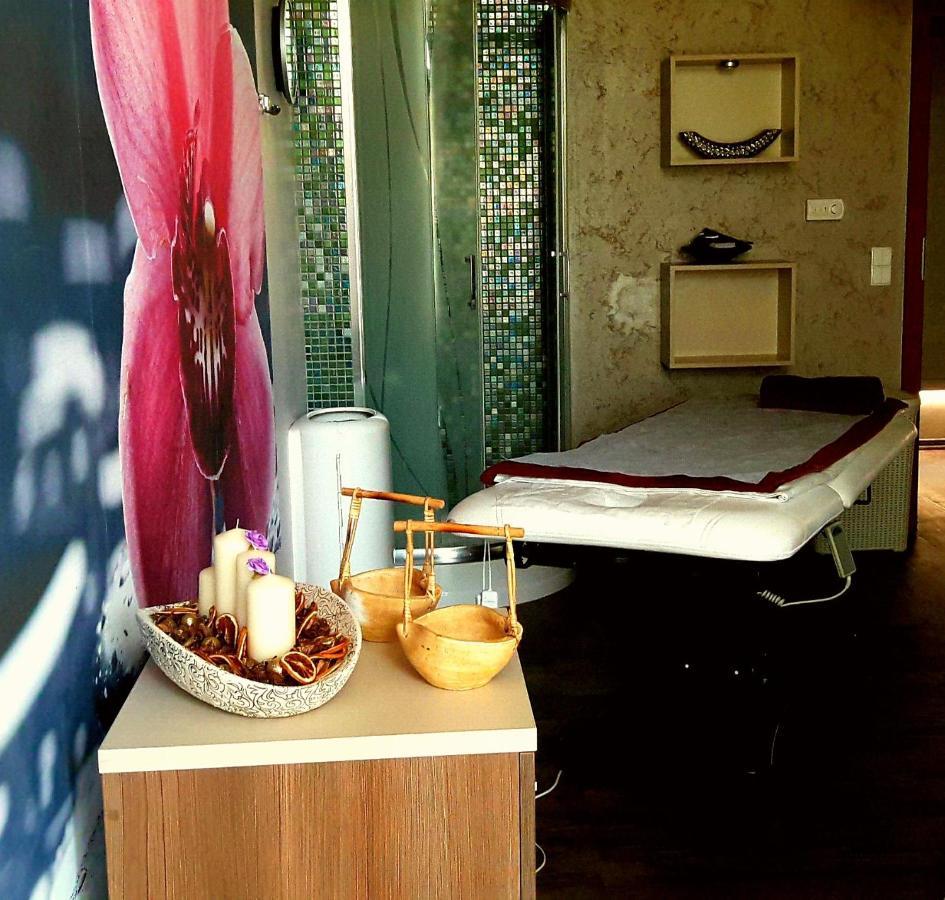 Hotel Olivia Medical Spa Skomielna Czarna Exterior photo