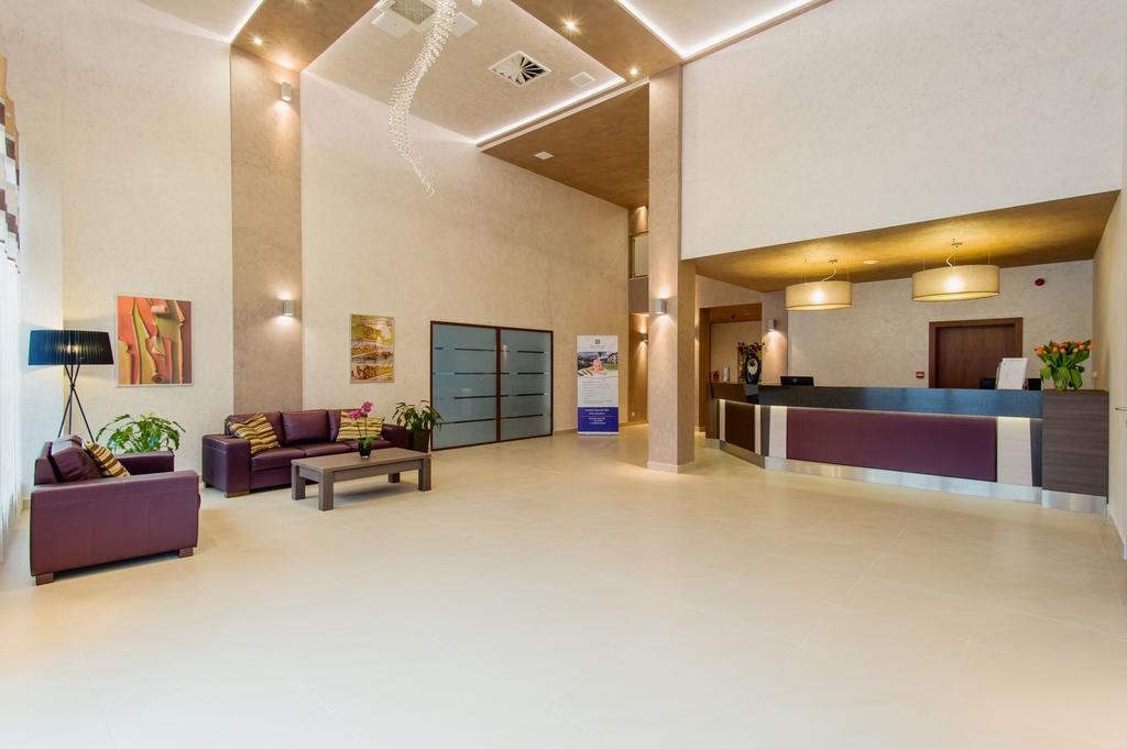 Hotel Olivia Medical Spa Skomielna Czarna Exterior photo